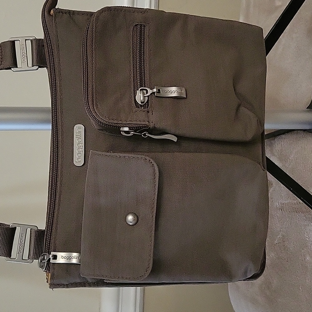 Baggallini Large Brown Nylon Hobo Messenger Crossbody Travel Bag - Picture 3 of 13